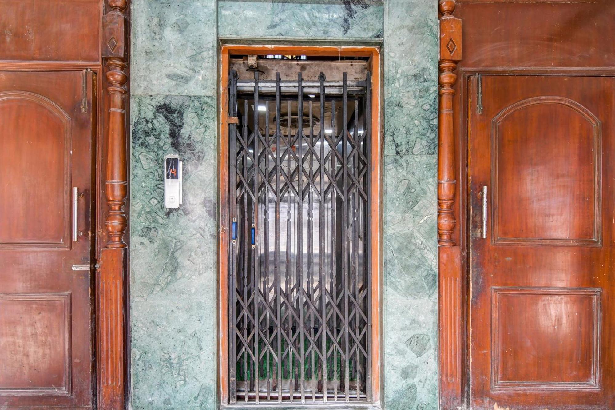 Super Hotel O Lenin Sarani Kolkata Exterior photo